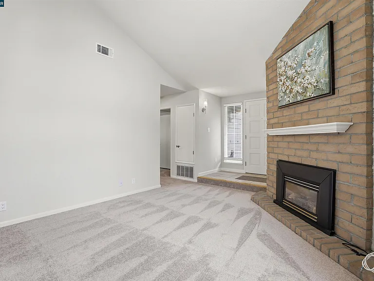 177 Northwood Cmns — Photo 10
