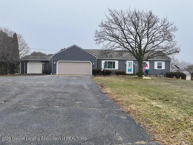 307 Ives Rd photo 1
