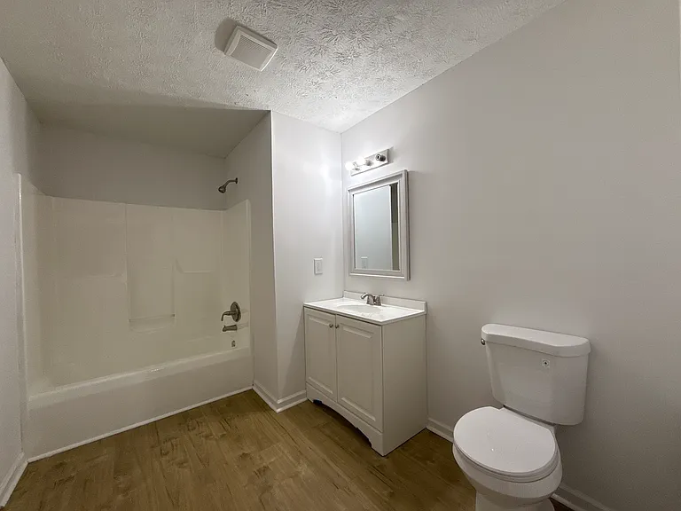 1723 W Kentucky St — Photo 15