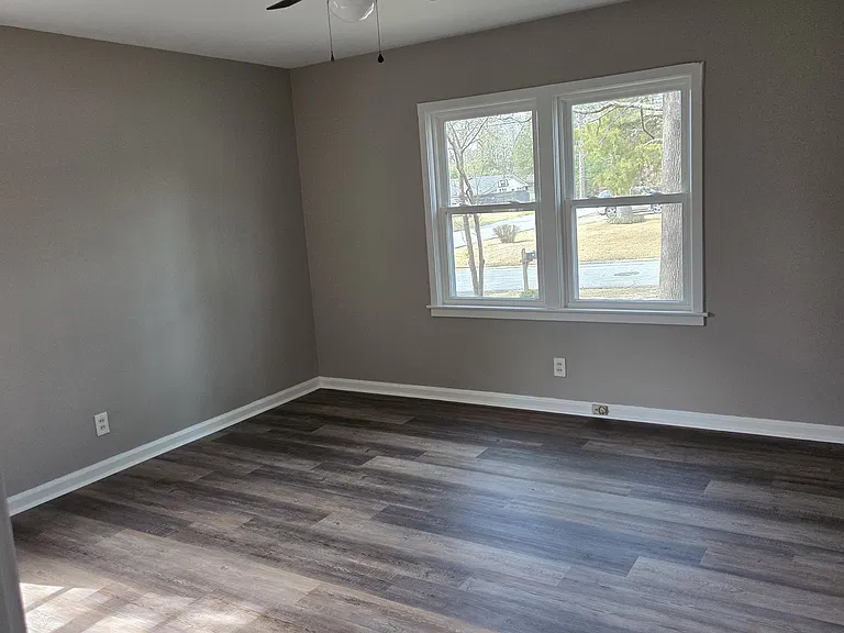 356 Victoria Dr — Photo 10
