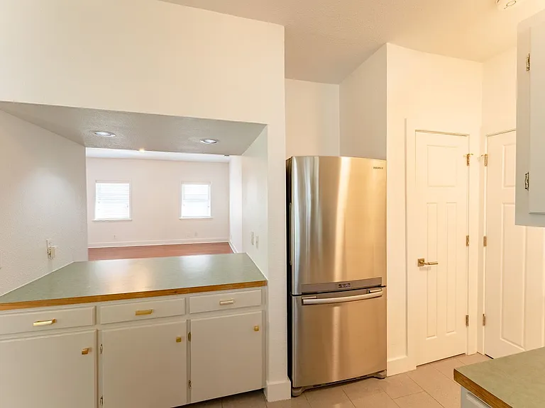 1209 E 3rd St — Photo 10