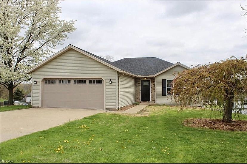1st image of 1266 Julia Cir