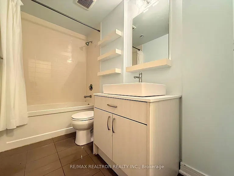 9205 Yonge St #419 — Photo 9