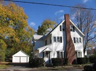 19 Hickory St, Ellenville, NY 12428