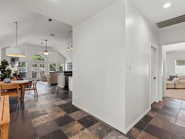 5094 Pleasure Lake Dr — Photo 9