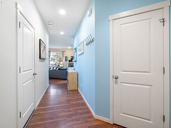 3rd image of 7997 SE Sporri Ln