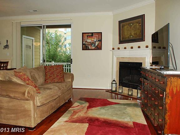 2nd image of 2103 Highcourt Ln APT 301