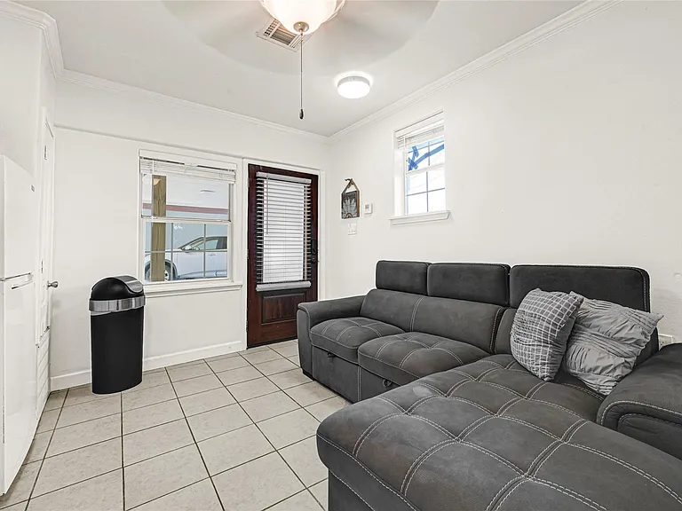 2809 Tooke St #D — Photo 3