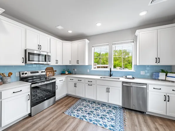 30 Excelsior Spring Ave, Saratoga Springs, NY