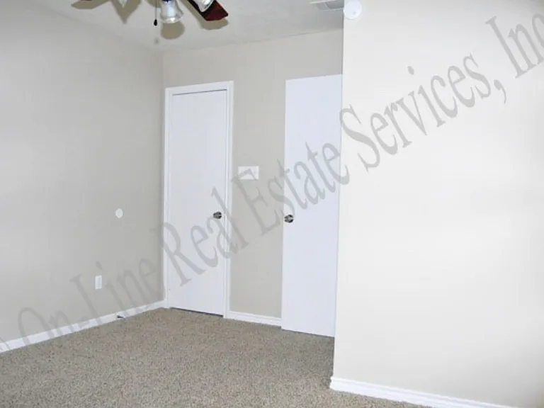 1206 Oney Hervey Dr #B — Photo 8
