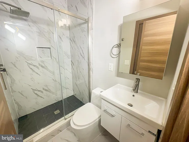 2109 M St NE #4 — Photo 11