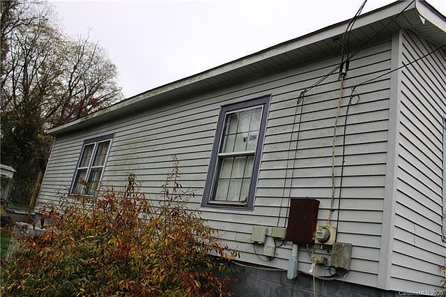 2nd image of 602 N Apple St
