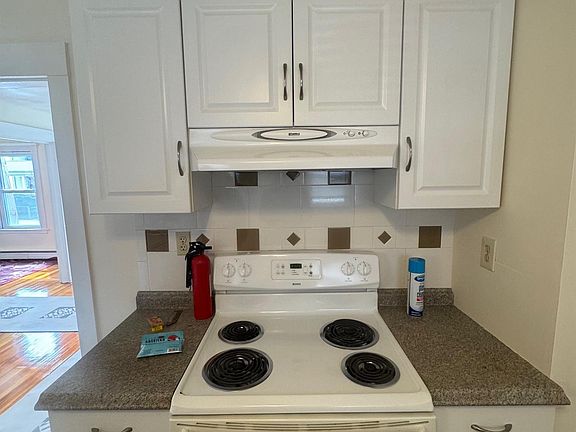 3rd image of 31 Harold St Floor 2