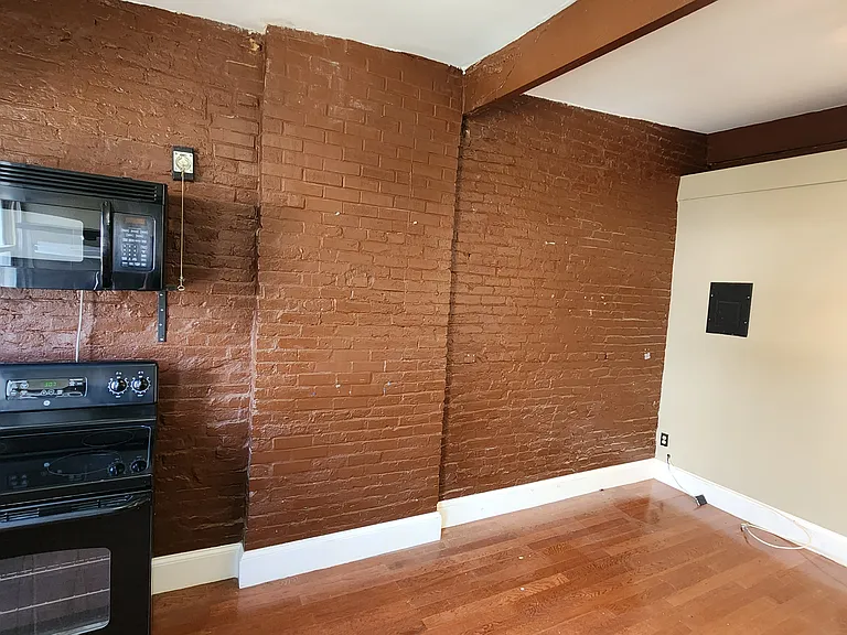 4 Wilbur Ct #3 — Photo 2