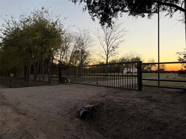 564 County Road 3201, Campbell, TX 75422