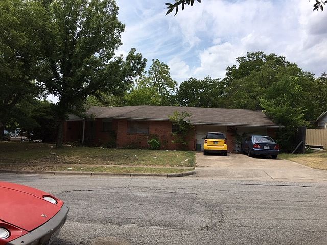 1st image of 2817 Holiday Dr
