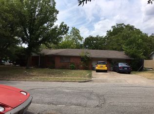 2817 Holiday Dr, Arlington, TX 76010