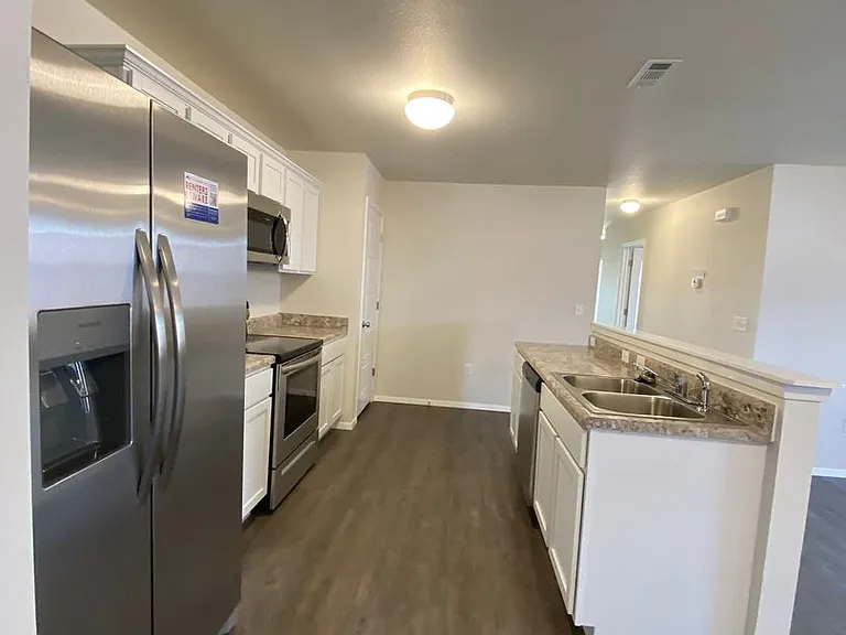 504B W Christopher Dr — Photo 6