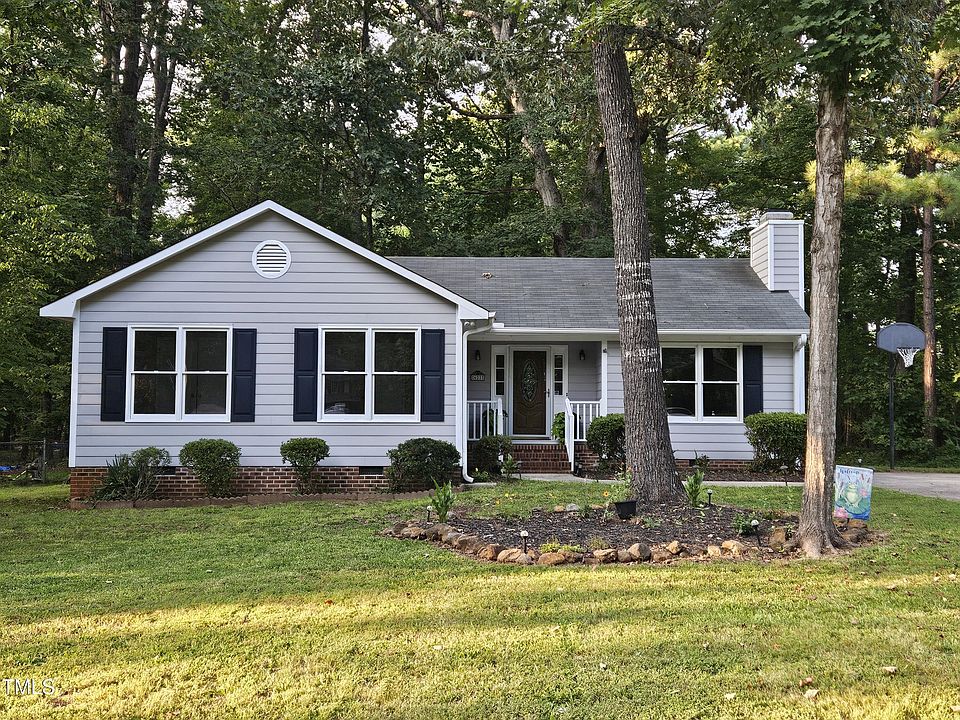 1st image of 622 Sanderson Dr