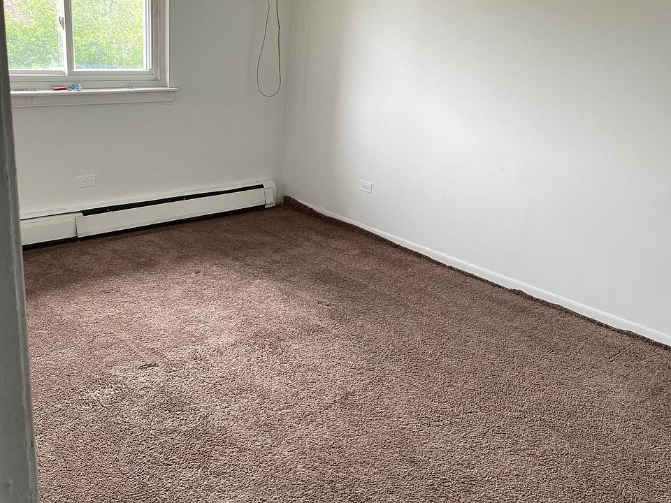 1st image of 4557 Imperial Dr #3