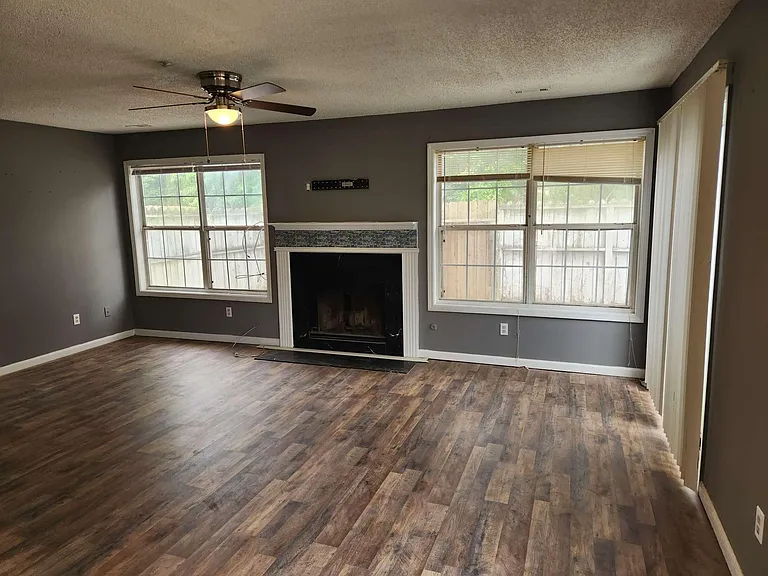 3439 Lehigh Way — Photo 2