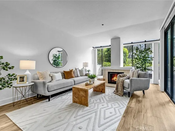 230 Lille Ln APT 102, Newport Beach, CA 92663