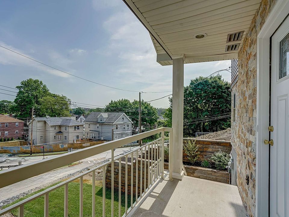 1st image of 16 Wandel Ave