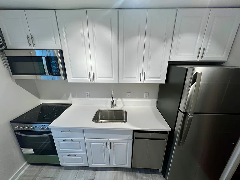 310 Ashby St #B — Photo 2