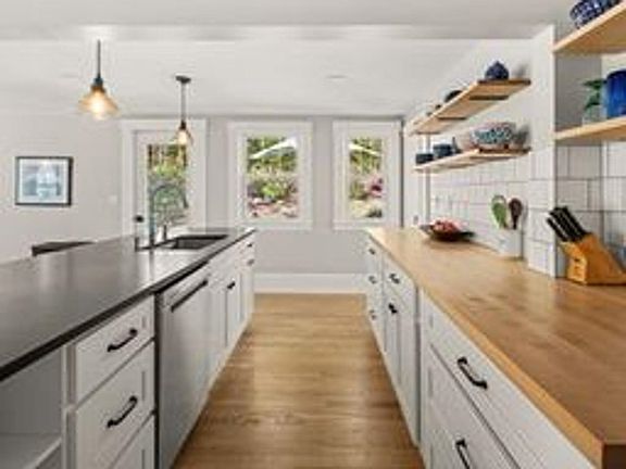4th image of 1506 Oak Hill Road