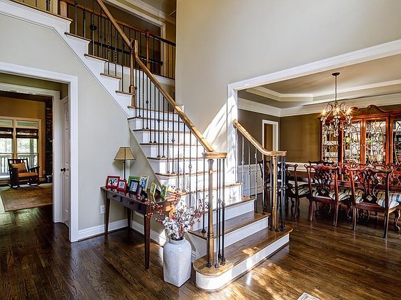 4th image of 5225 Linnadine Way