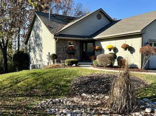 501 Sunset Trl, Hartland, WI 53029