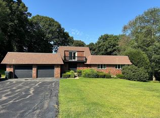 10 Pond View Dr, Prospect, CT 06712