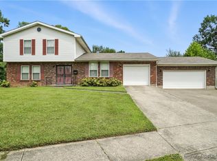 301 Country Club Dr, New Albany, IN 47150