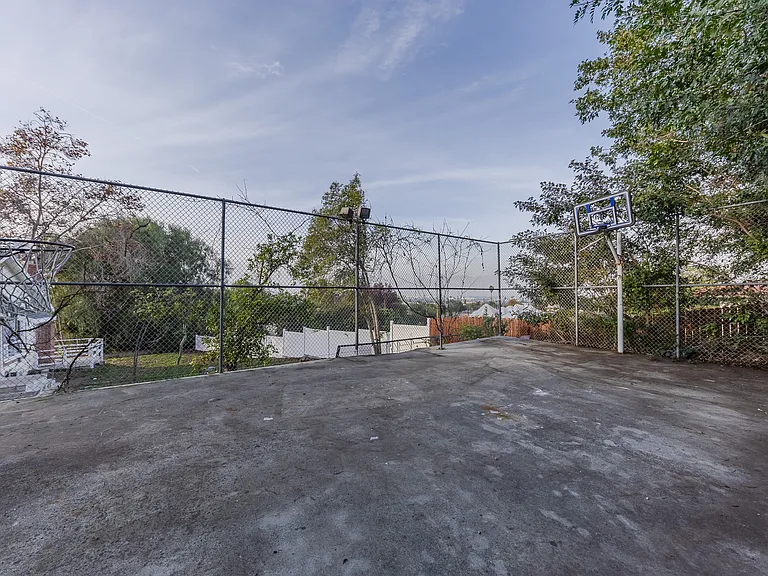 15877 Regalado St — Photo 84