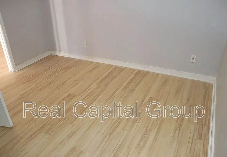 524 Summit Ave — Photo 14