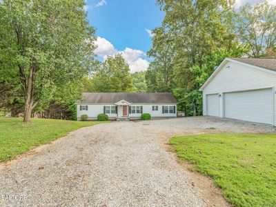 377 Clear Lake Dr, Jacksboro, TN, 37757