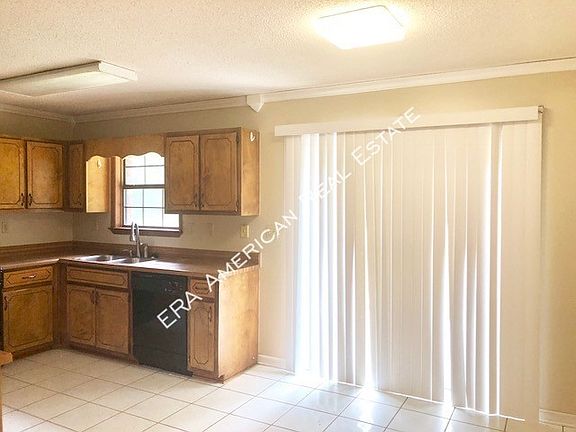 5th image of 127 Pinoak Ct E