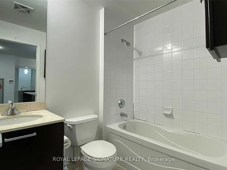 38 Grenville St #2209 — Photo 8