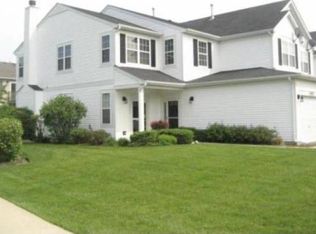 2953 Falling Waters Dr, Lindenhurst, IL 60046