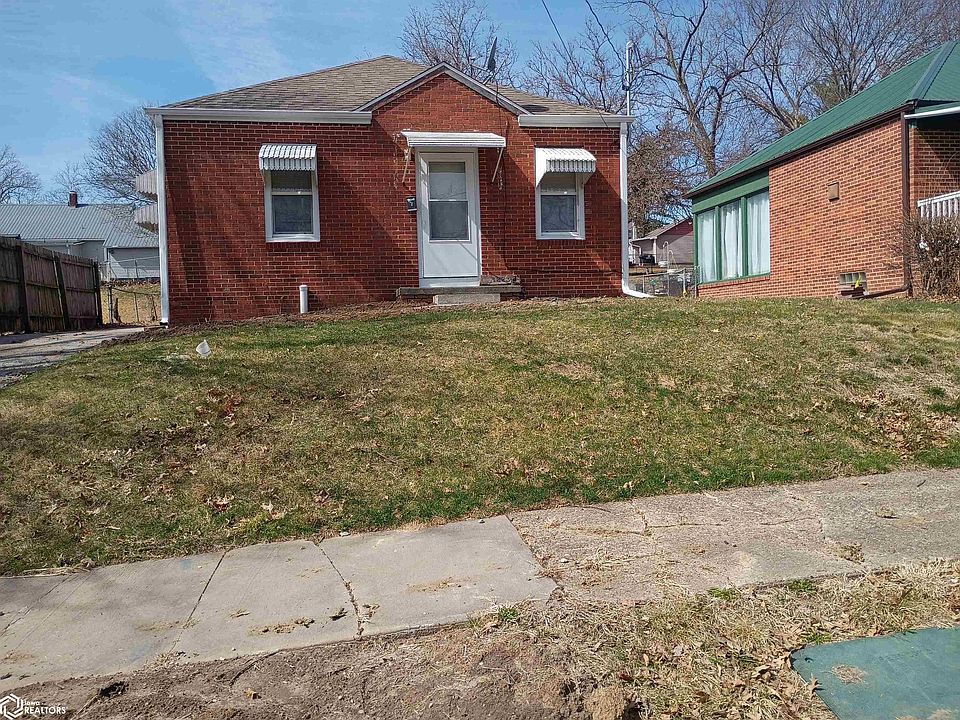 1st image of 1223 N Fellows Ave