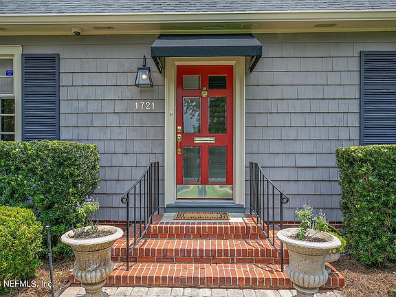 3rd image of 1721 DOGWOOD Place
