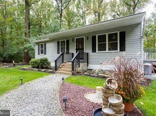 105 Pleasantwood Dr, Coatesville, PA 19320