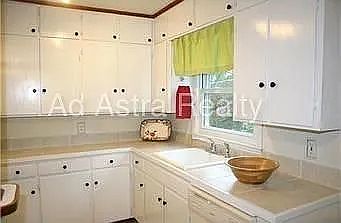 4th image of 2916 W 45th Ave