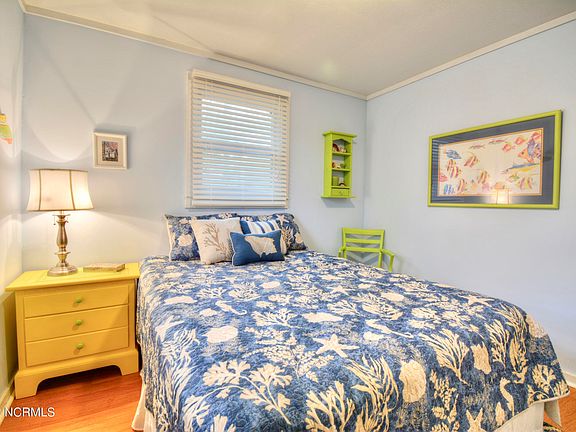 4th image of 214 NE 51st St