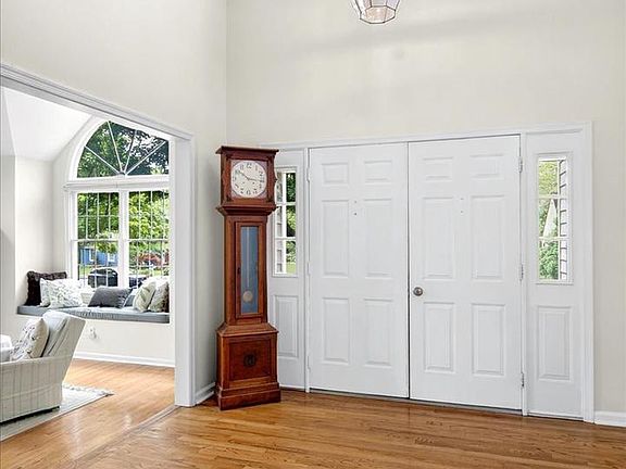 3rd image of 28 Baldwin St