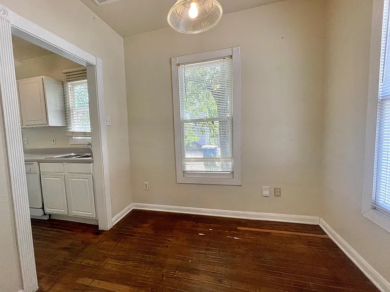 2202 Leon St — Photo 14