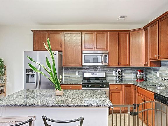 4th image of 54 Andrews Way #954