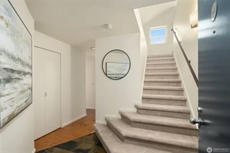 2 bed, 1.5 bath, 1088 sqft, $3,650 — Photo 2