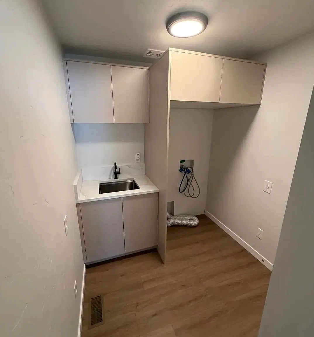 4 bed, 2.5 bath, 2332 sqft, $2,850 — Photo 4