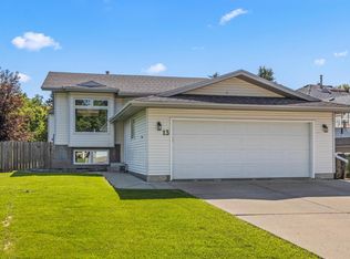 13 Westpark Ct, Fort Saskatchewan, AB T8L3W9